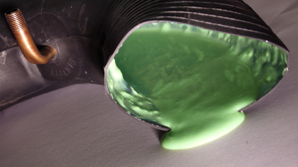 A Slime rugalmas kötést hoz létre a kerék lyukában